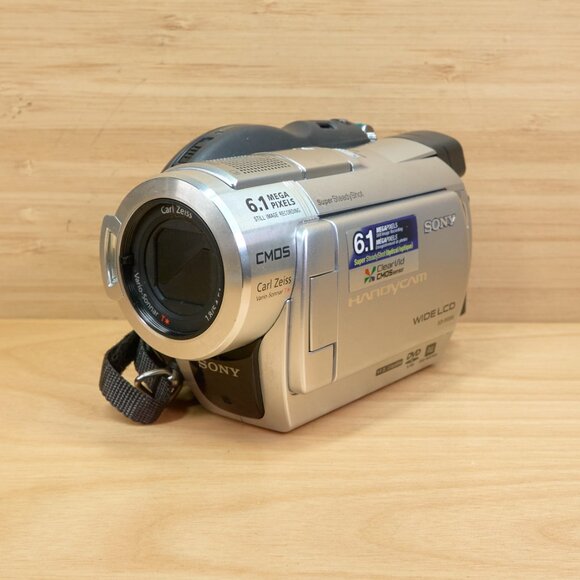 Sony Handycam DCR-DVD508 Mini DVD Hybrid Camcorder, Made in Japan - Picture 2 of 9